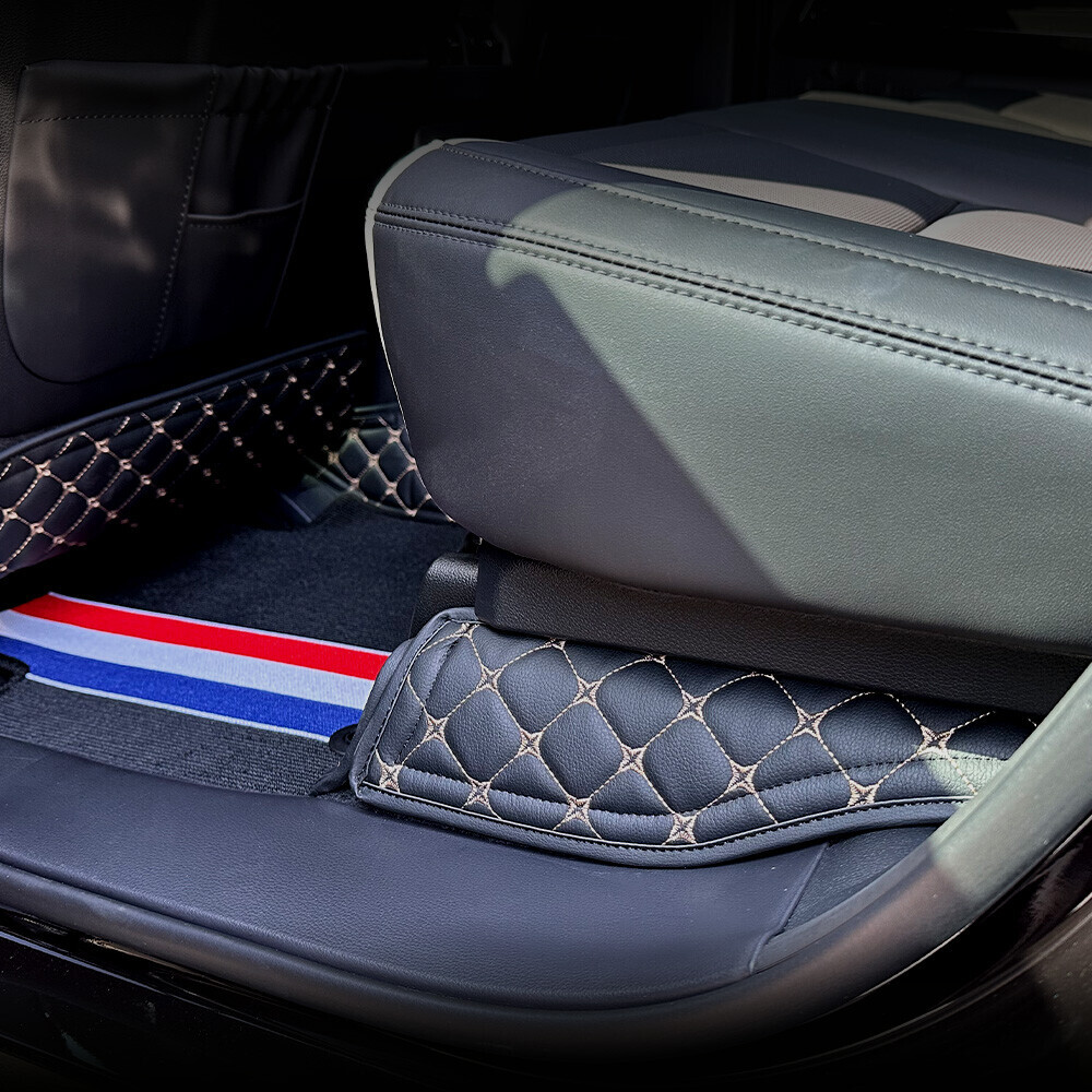 닥쏘오토 무쏘EV 전용 2열 킥매트