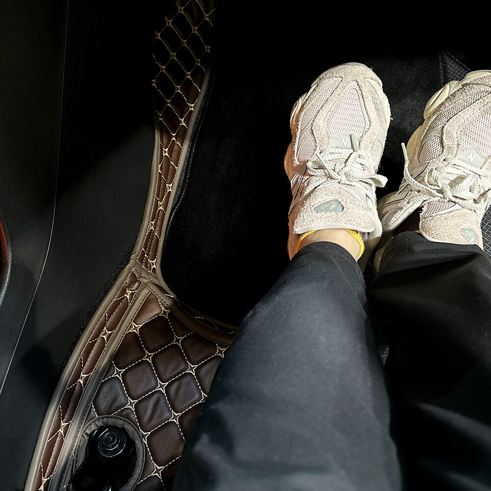 닥쏘오토 무쏘EV 전용 1열 킥매트(운전석+조수석)